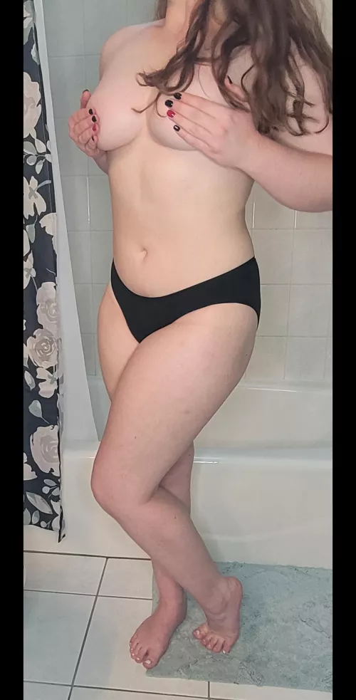 18 redhead come say hi! by lil_reddums