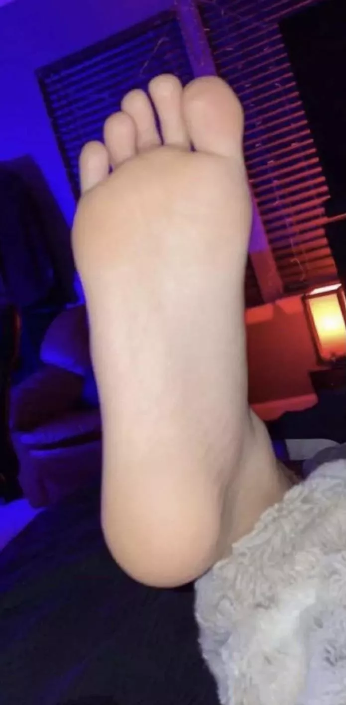 [18] soft feet need multiple cum loads posted by SlimFemboy2001
