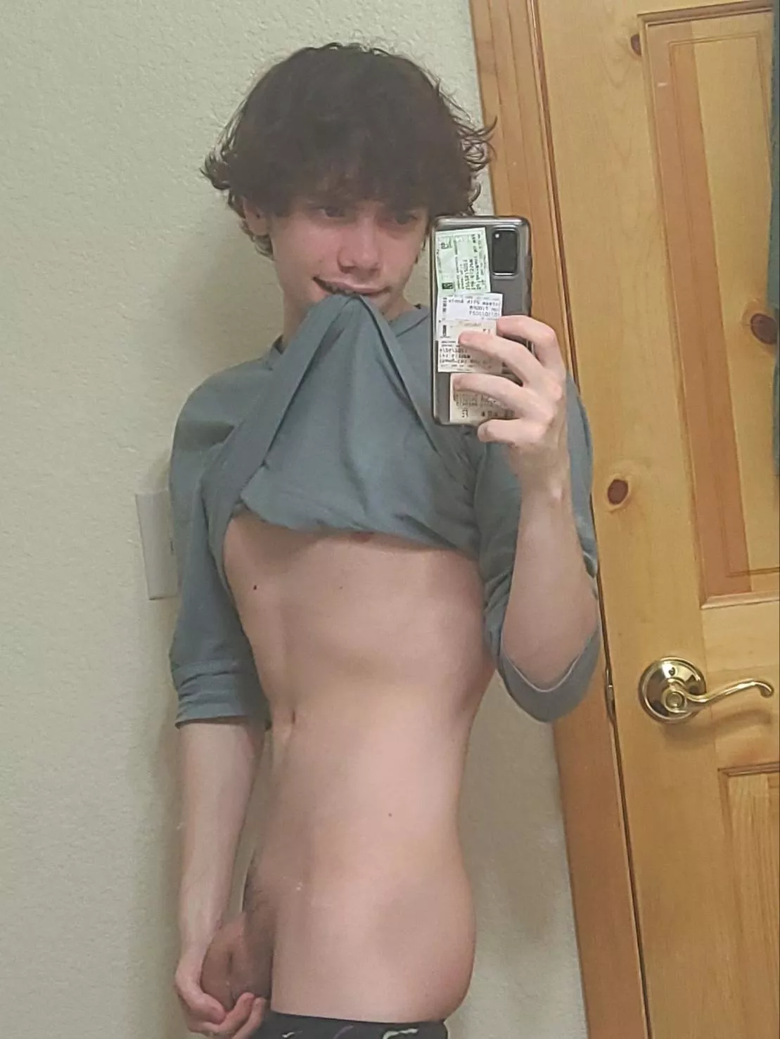 (18) This is how I'm supposed to show off my new haircut right? posted by geekytwinky