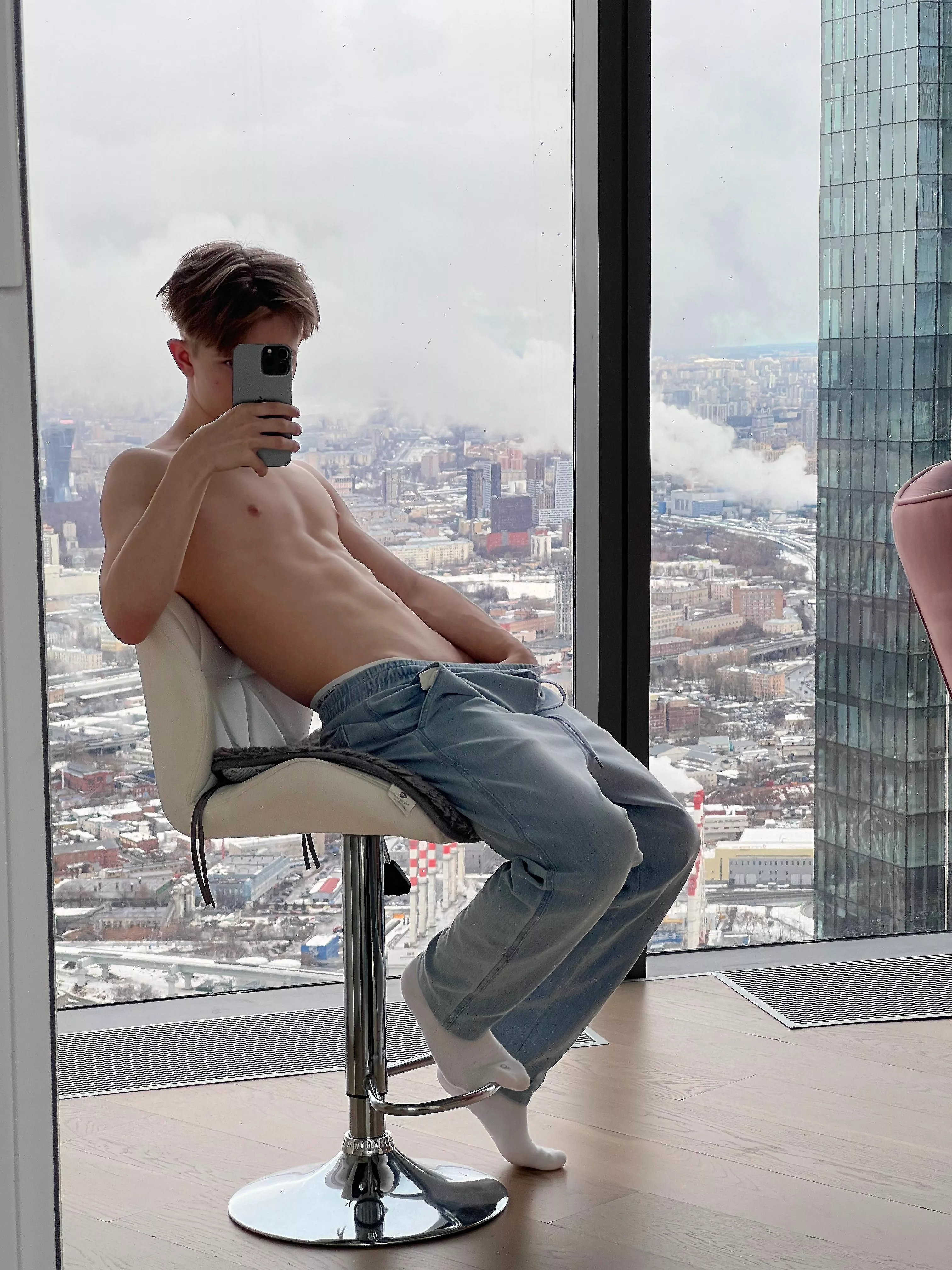 18 Twink 👻 posted by Affectionate_Ride870