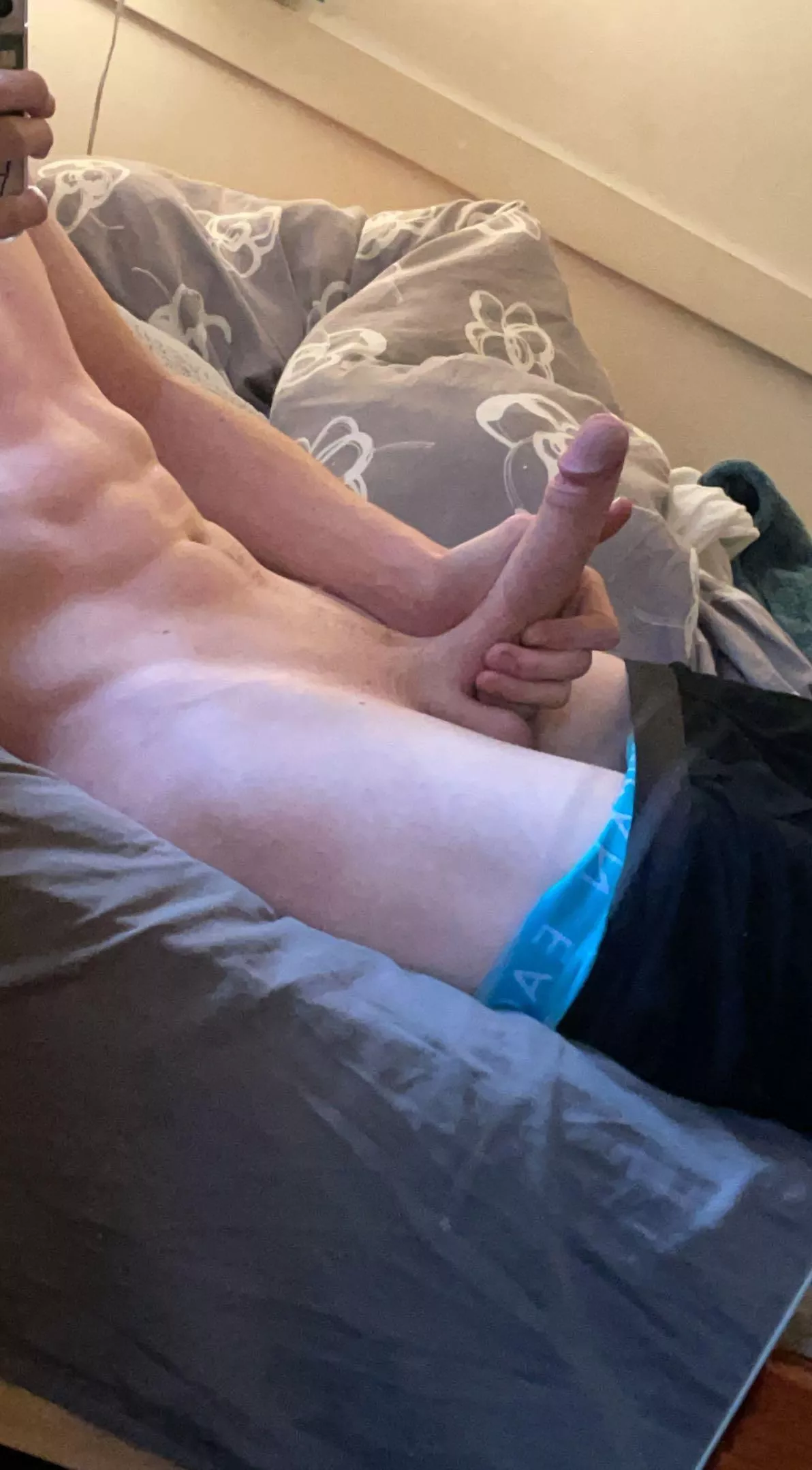 18 years old, love to be worshiped and praised DMs open posted by Vast-Needleworker356