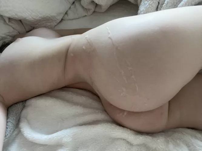 (18yo - 4’11” & 89lbs) Do you like to cum on or in by ziposx