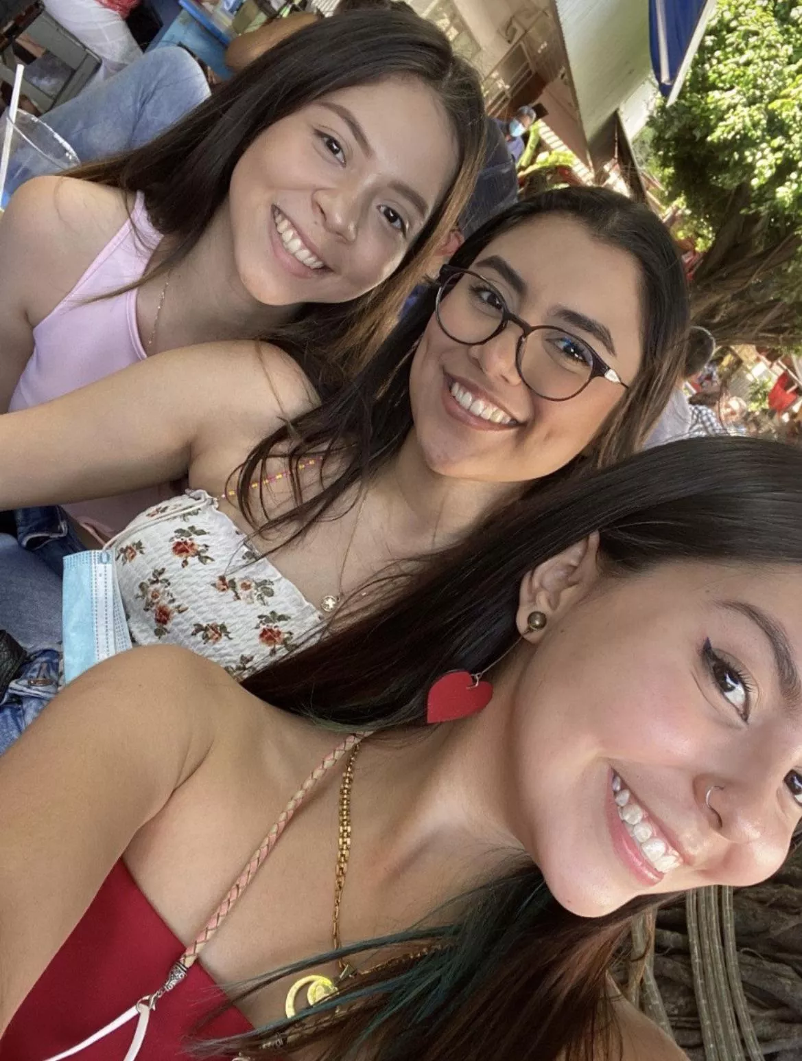 18yo College girls posted by Pesimista-extremo