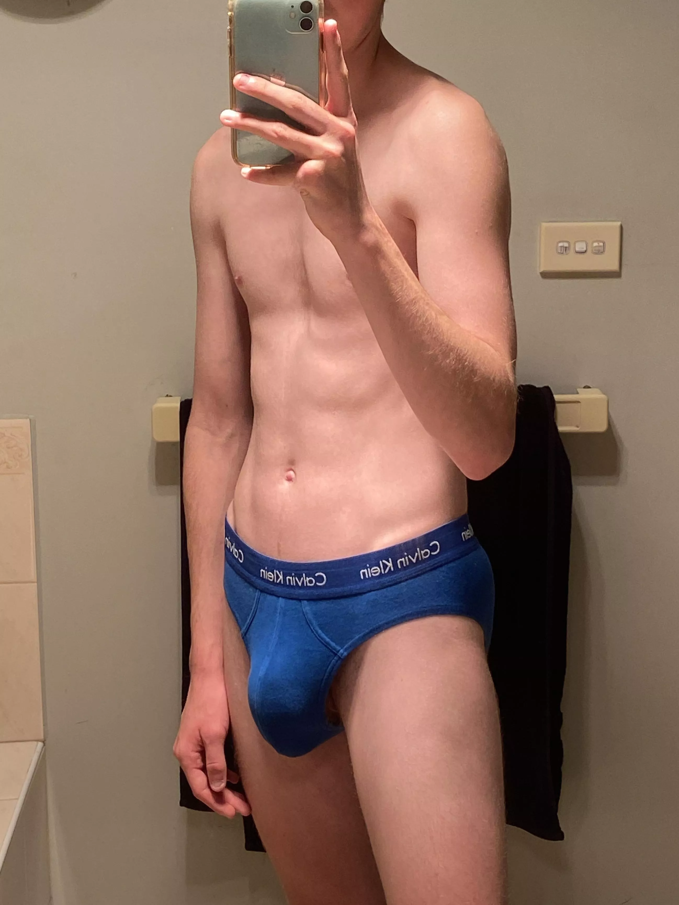 [19] Bulging in blue~ posted by HolesomeWhoreIz