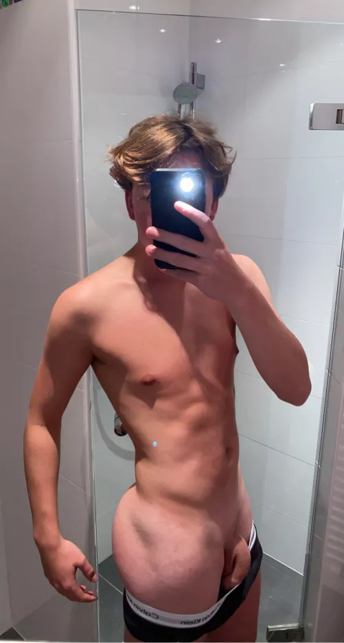 19 HMU by bram12blok