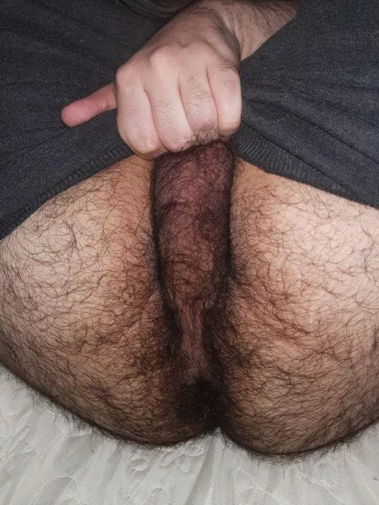 [19] horny and hairy posted by rian_harper