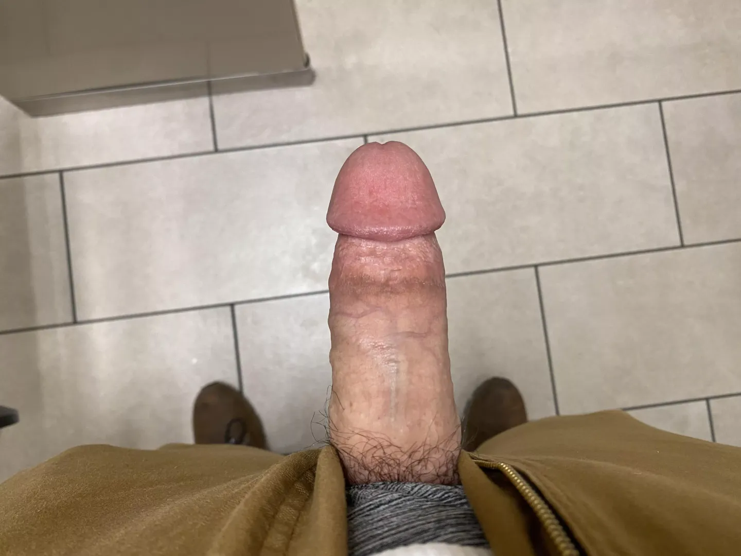 (19) I wish I wasn’t at work right now, I’m sooo horny😩😈 posted by jsisksnsk