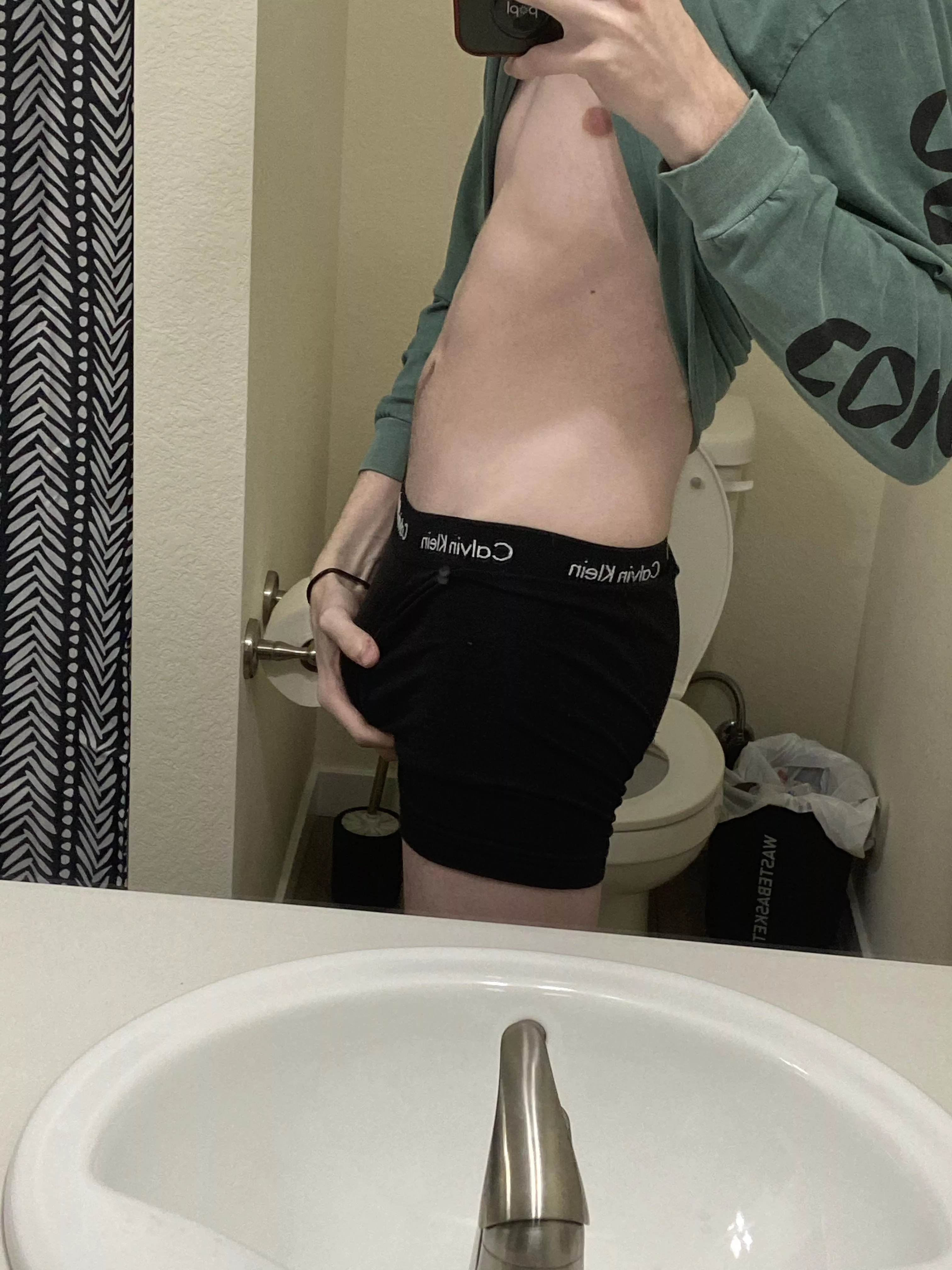 19 ,rate my bulge ? posted by Horror_Living7847