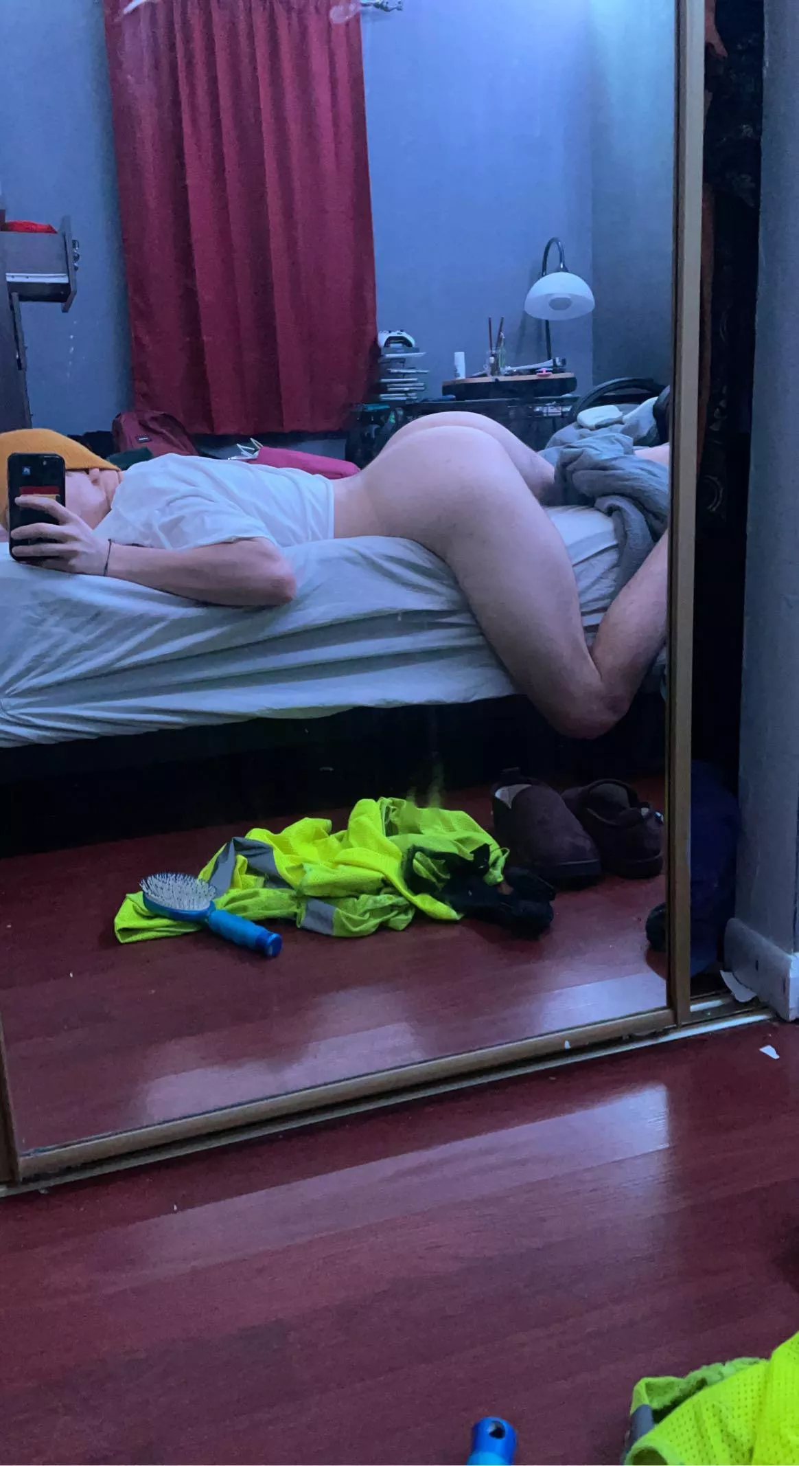 [19] who needs a gym buddy 😈 posted by MelancholyTriangle