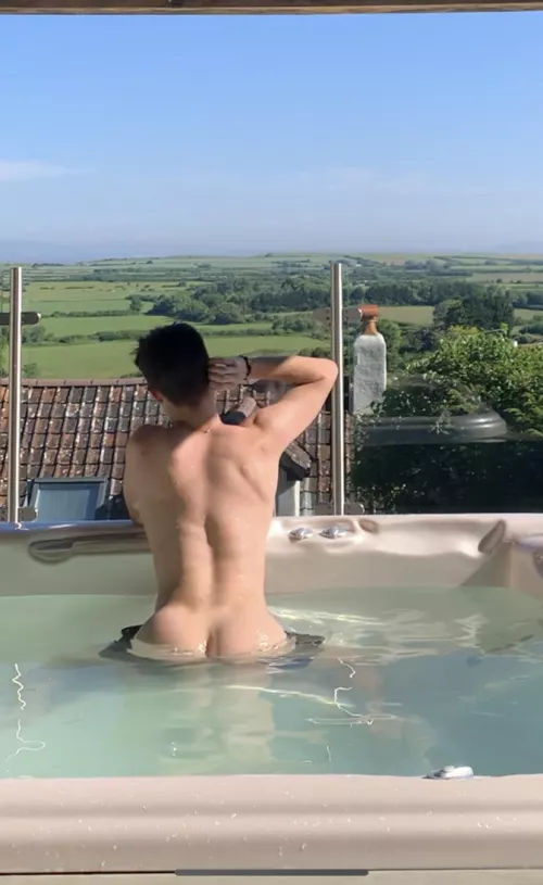 [19] You want me to bend over more?😈 by hugohandsome