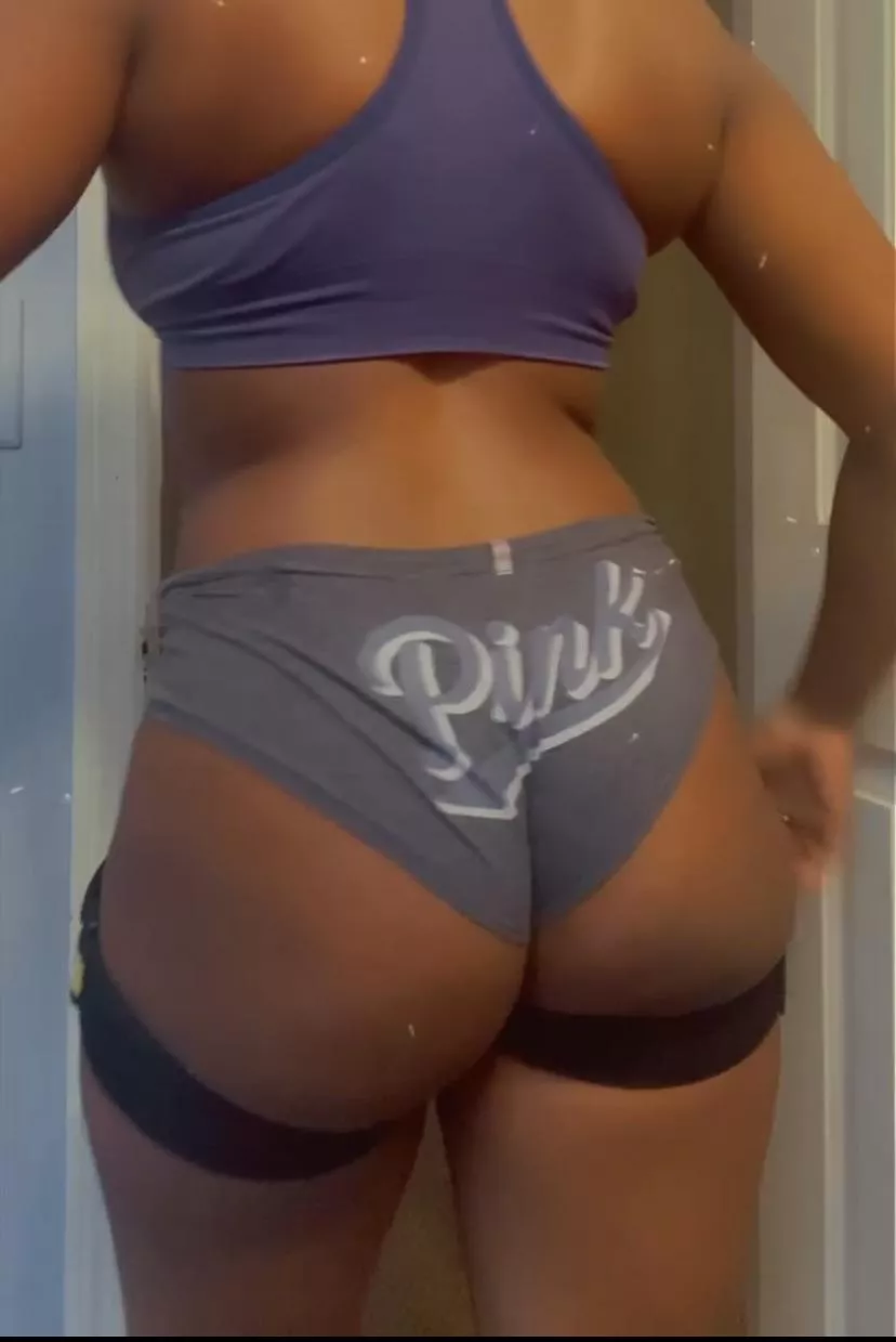 19y ebony gf, send tribute to kik: wickedwitch007 for more 🤤 posted by truest0ry69