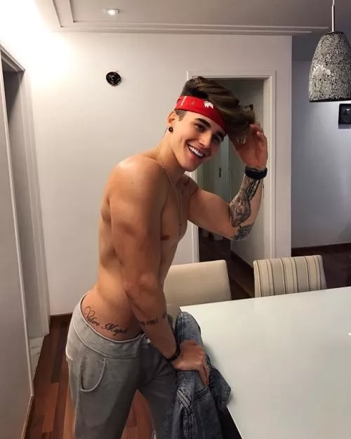 19-year-old Brazilian Instagram star, Alex Mapeli (@AlexMapeli) by asdasasdass321