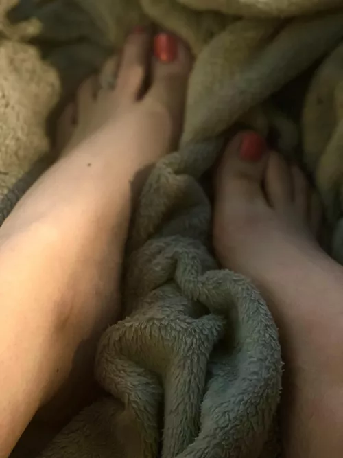 1st feet pic 😋 by Wave_Lite