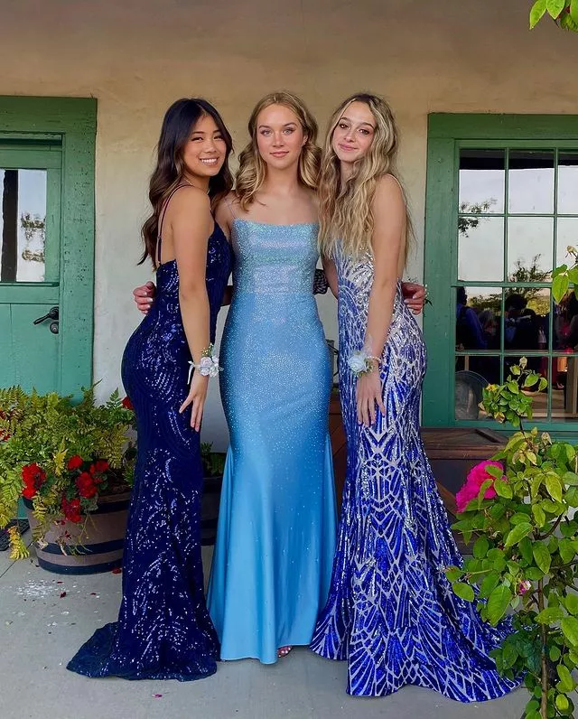 2 Blondes and Asian posted by orwelljay