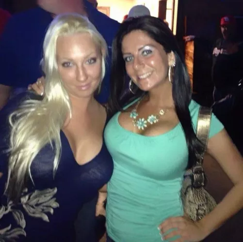 [2] Club sluts by tossawy135