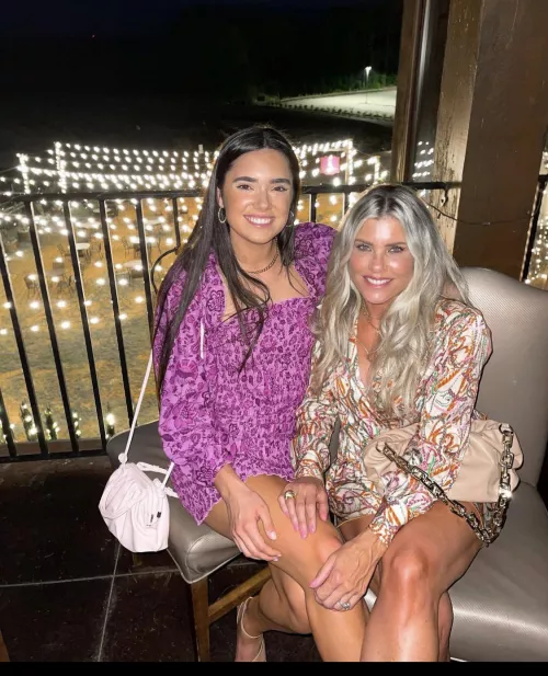 [2] daughter or mom? by StixkyStonks