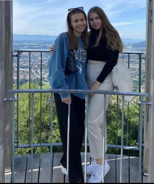 [2] friends by Iblis20