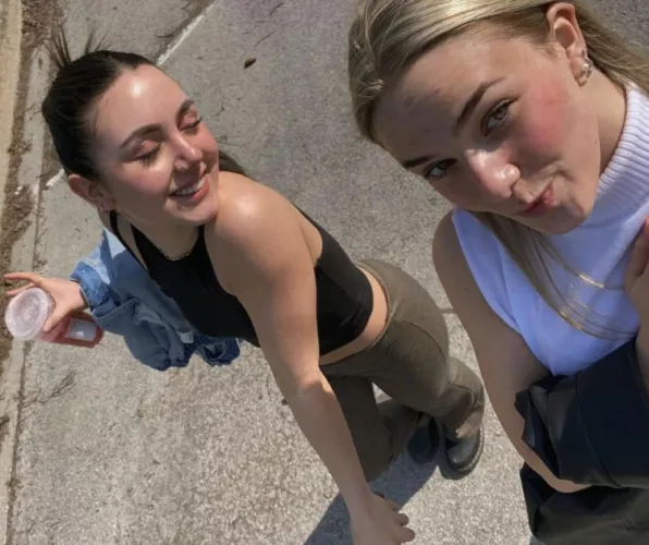 [2] Lauren (Left) or Natalie (Right) by obsessedwithnatalie