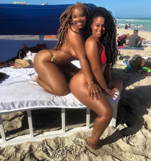 [2] left or right? by ManyFlavors