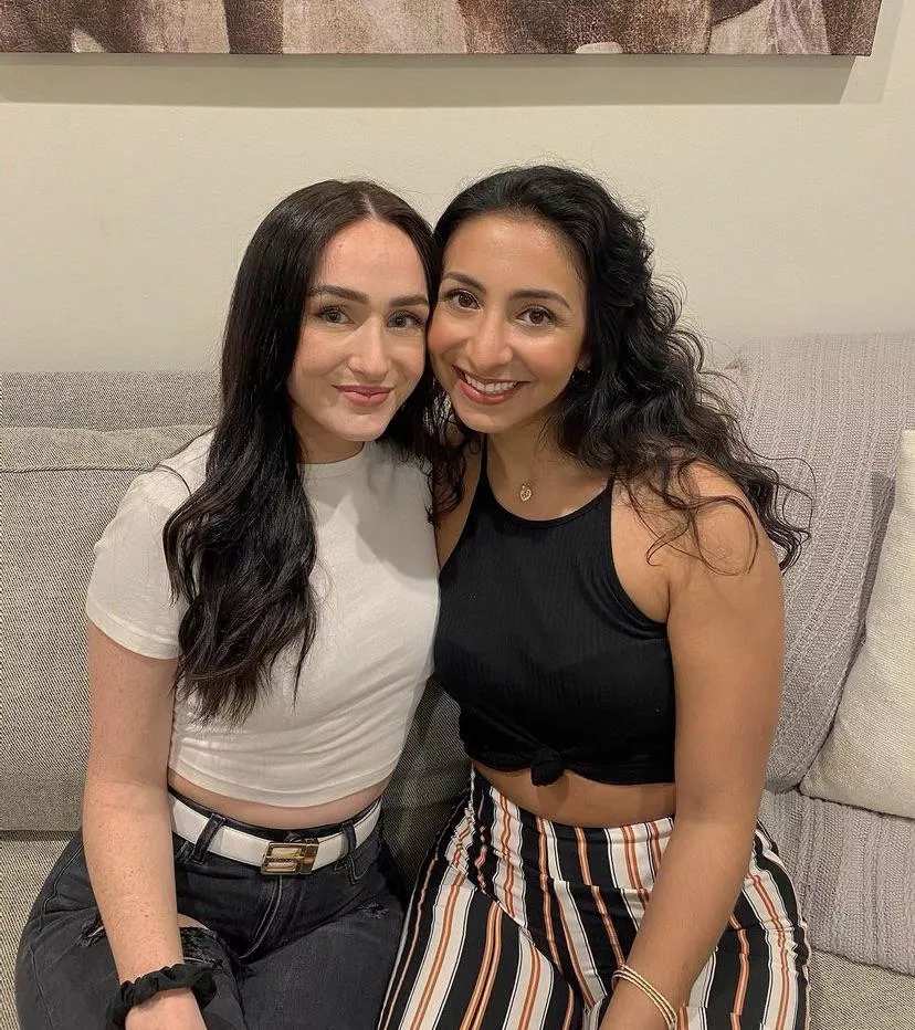 [2] thick college babes posted by stonedsoldierr