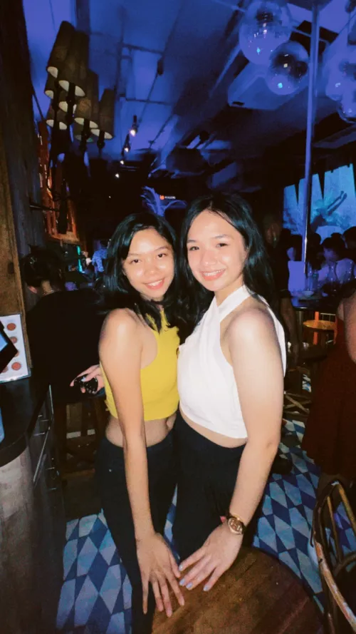 [2] yellow or white? by Infinite-Flamingo-44