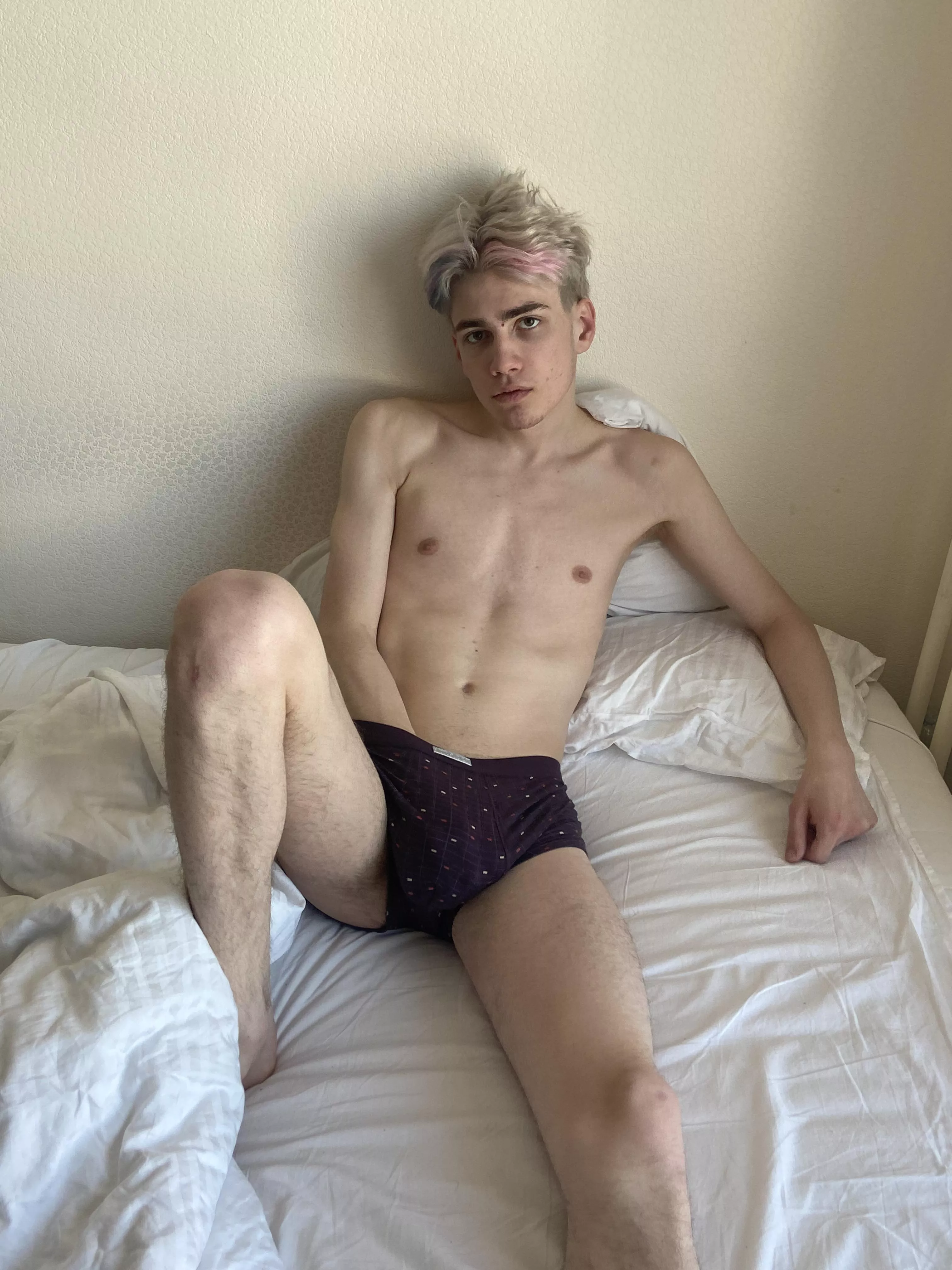 [20] have a great day😁 posted by R7zRzhOg