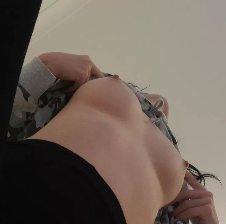 [20] hope you like the view <3 posted by shy_spice