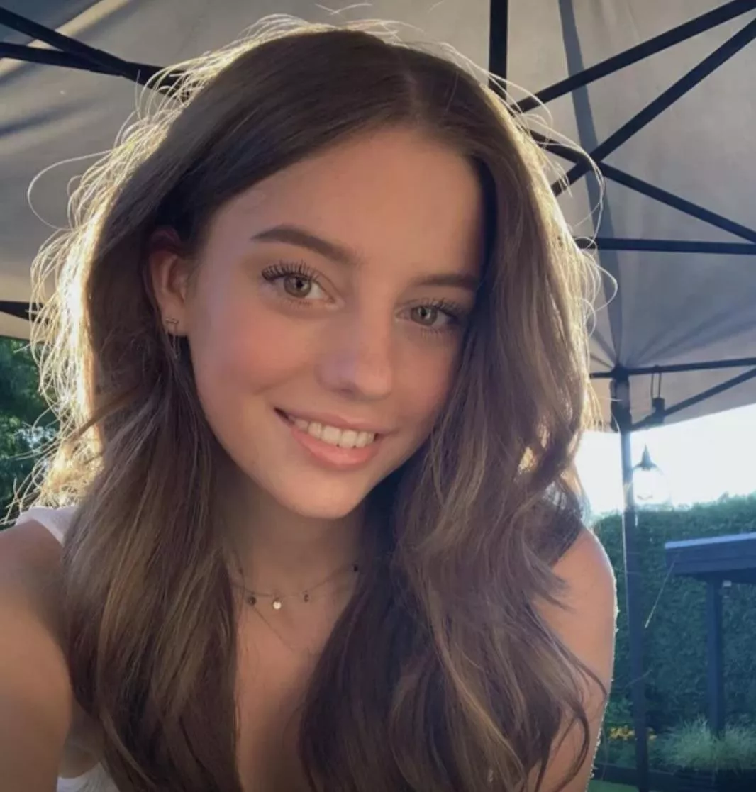 🤩 20 yo (IRTR) posted by Pancake-spanker-69