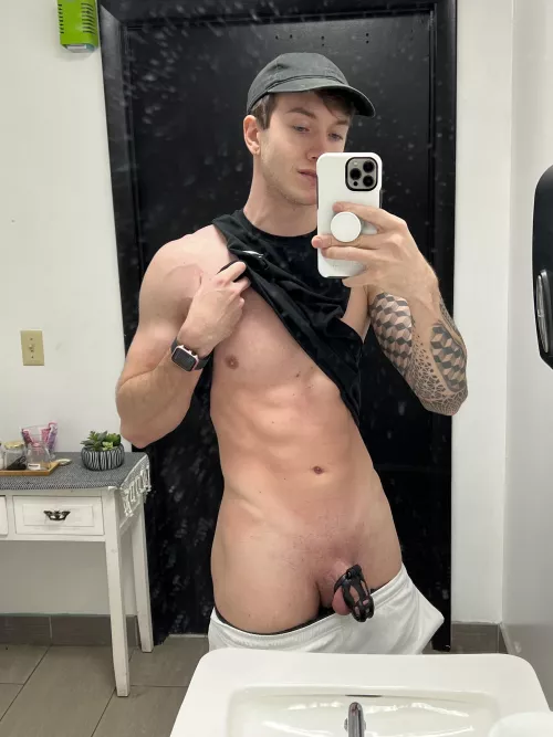 [21] Curious to hear what you think of my cock 😳 by FinnAugust