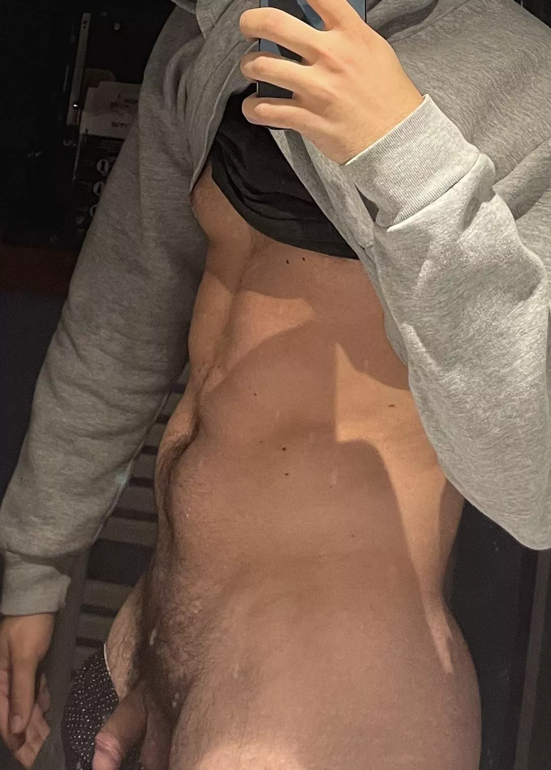 21 if u are bigger than me pls degrade me in dm posted by SmallVsBigDick
