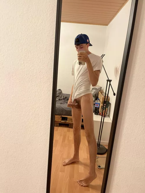 [21] Is that you spying on me ?🫣 by OppositeWay7308