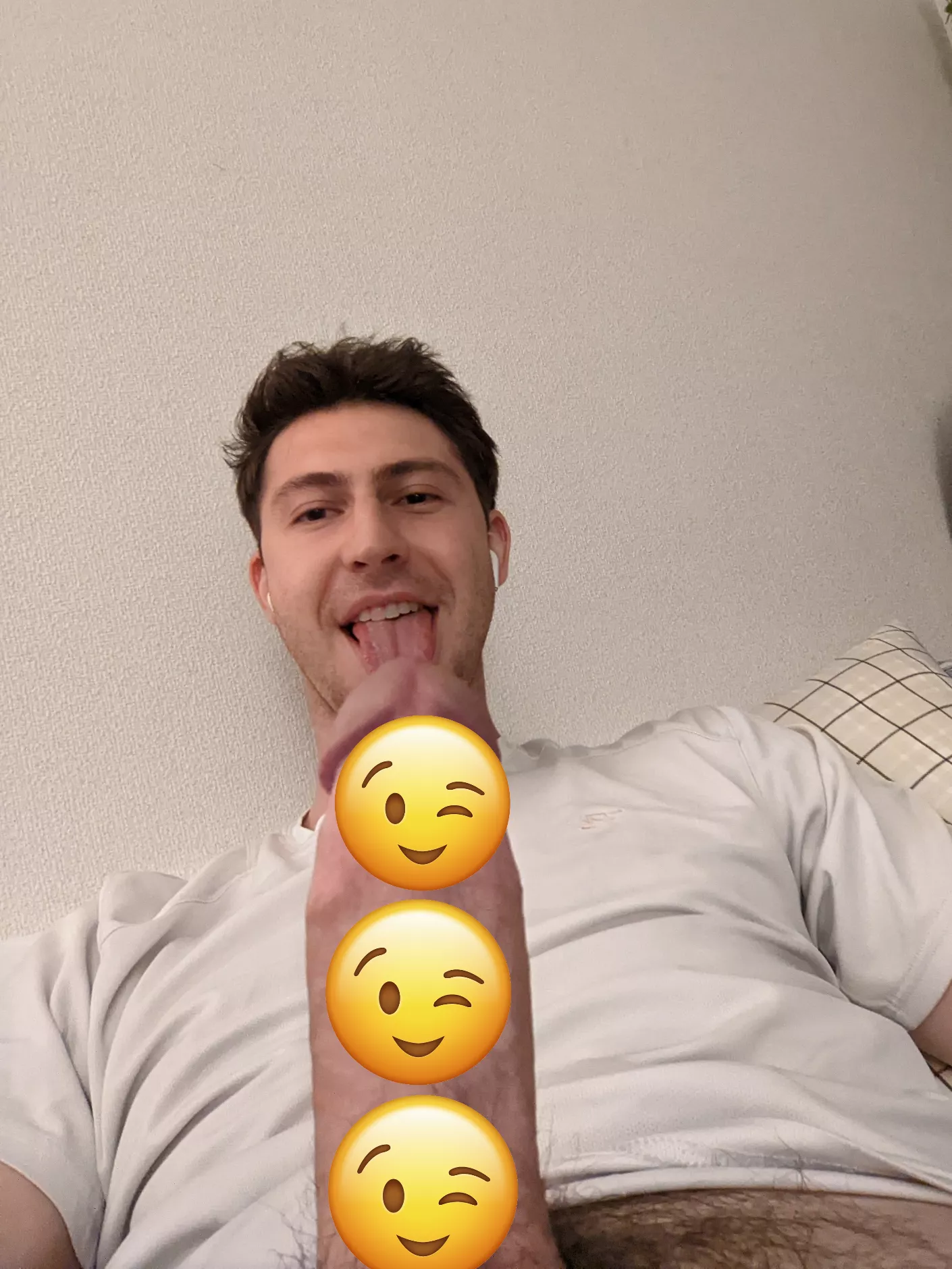 (21) When I was a young teen I could suck my own dick, now I get others to 😏 posted by sixfootsixluke