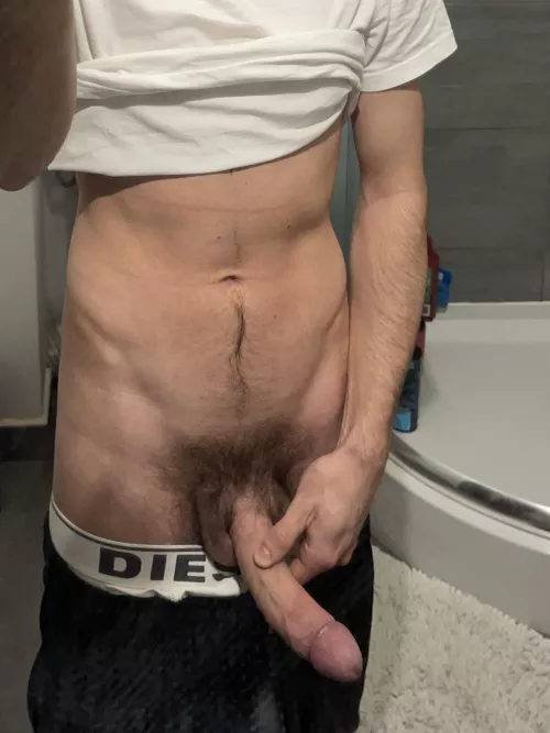 (21) You bro accidentially sent this pic to you. wyd? by YourBroKali