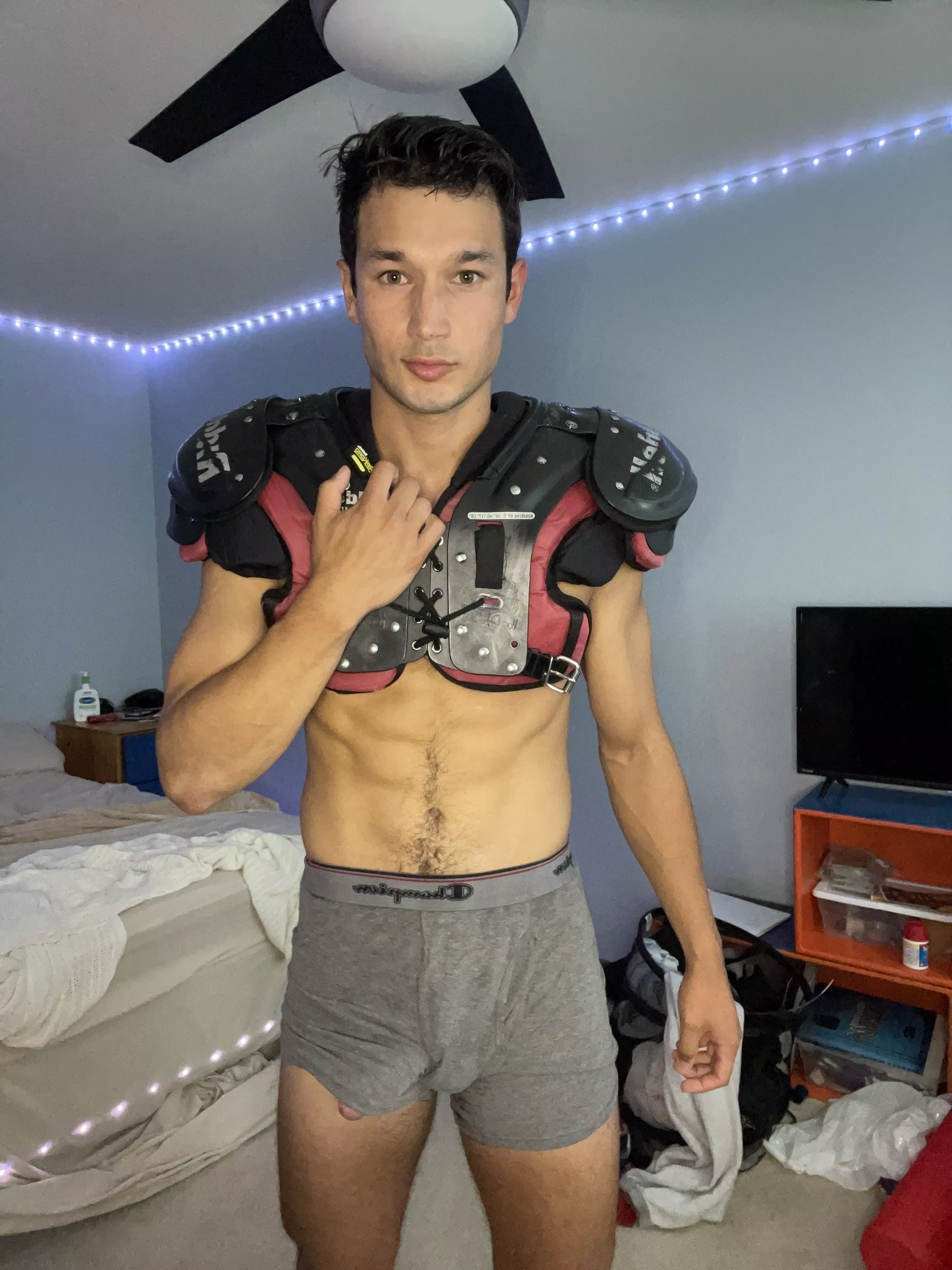 [21]Pov you see me in the locker room posted by Longjumping-Pair-816