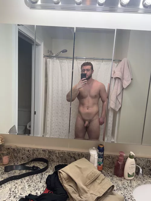 22, 6’2, 221lbs just about finished with my bulk and very proud of my results. Gonna try and cut down to about 205 and see where I am after that by hairybbwlover3