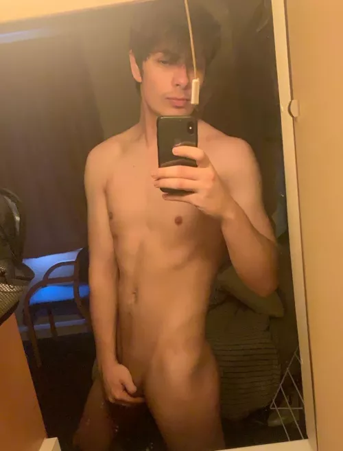 22 - 6’2”- 81kg. I’m told my ego is big but I don’t think enough. I’ve made a lot of progress I’m proud of :) used to be so much skinnier by studentintoanything