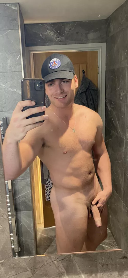 22 and ready for you 😉 by fitneszfreddie