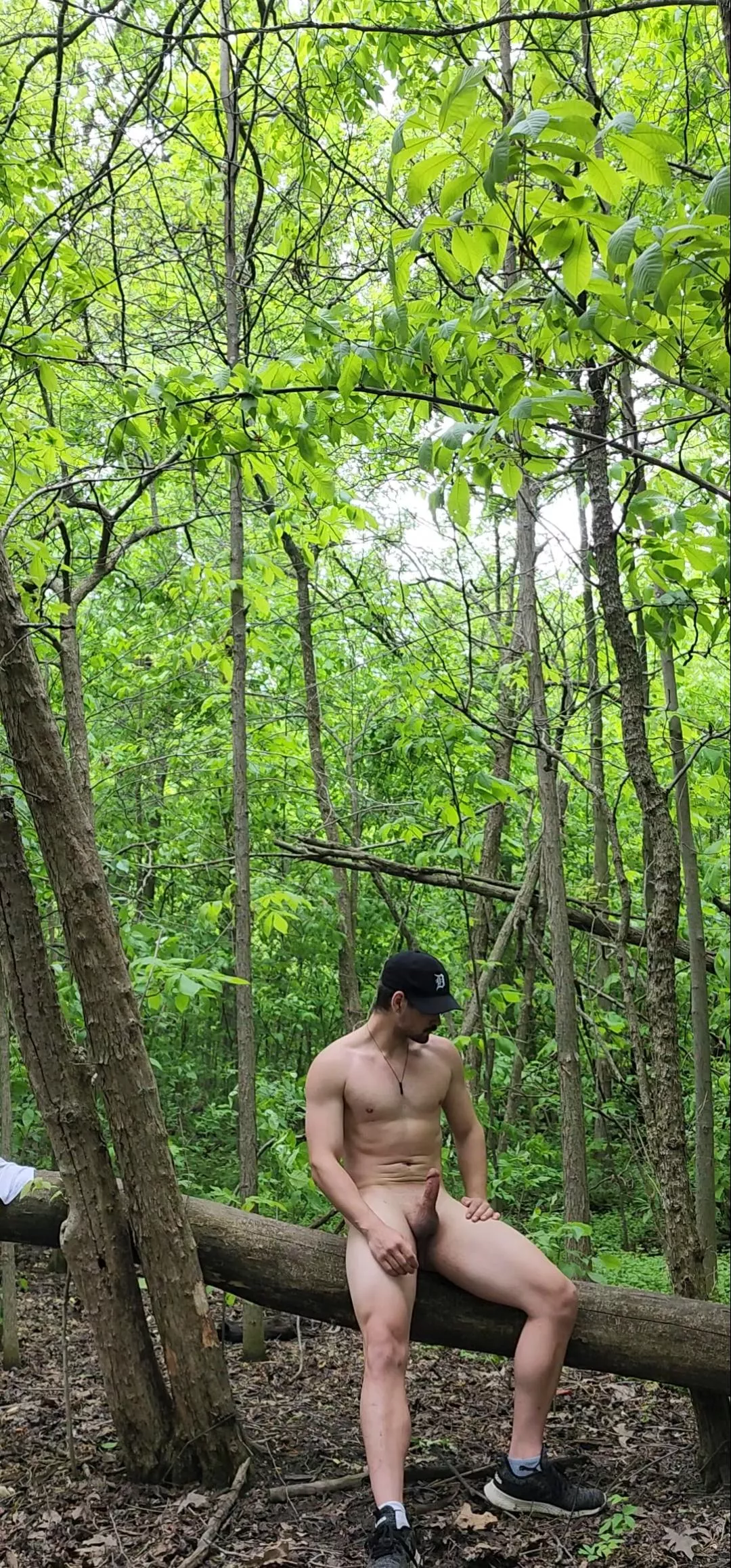 [22] come take a seat posted by Shot-Witness-400