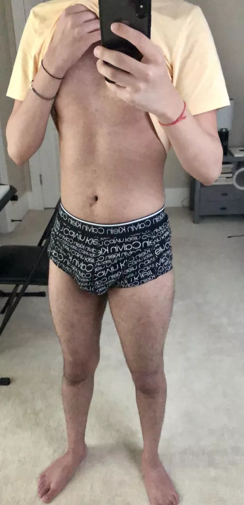 22 slim fit top looking for cute twinks and fit jocks. I can be verbal and go live. Hmu ;) by AskAway1337