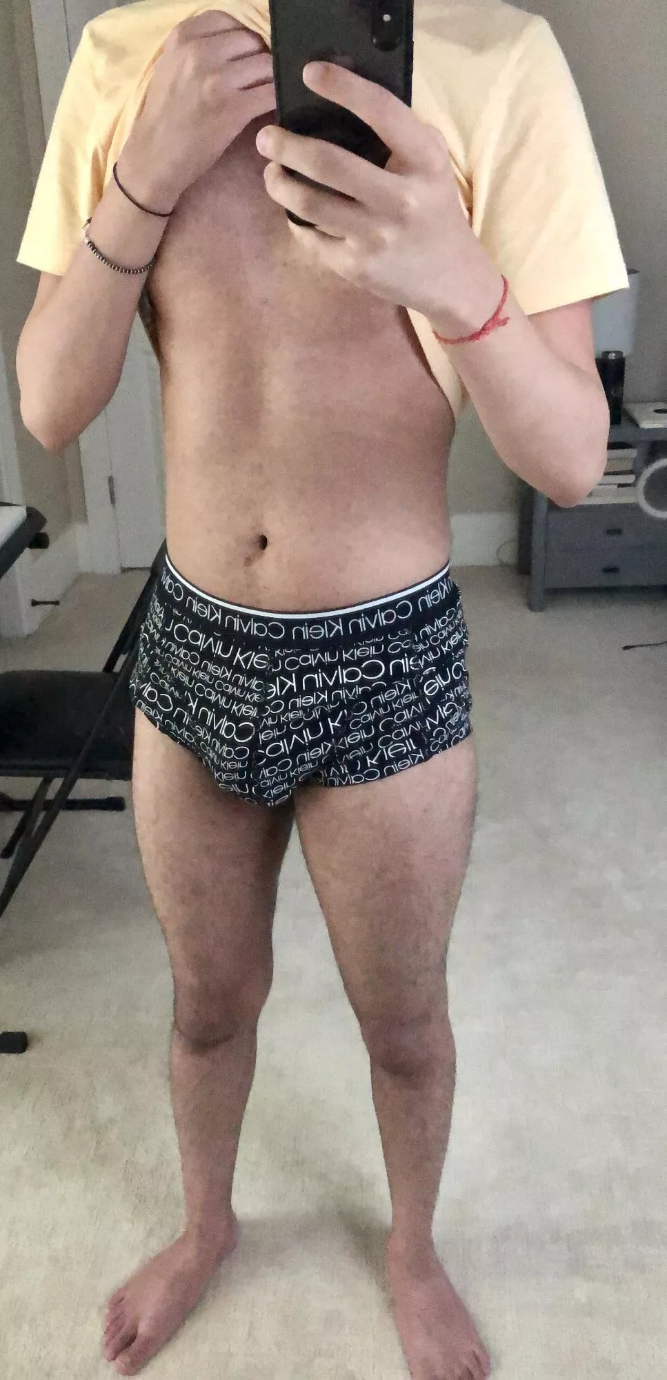 22 slim fit top looking for cute twinks and fit jocks. I can be verbal and go live. Hmu ;) posted by AskAway1337