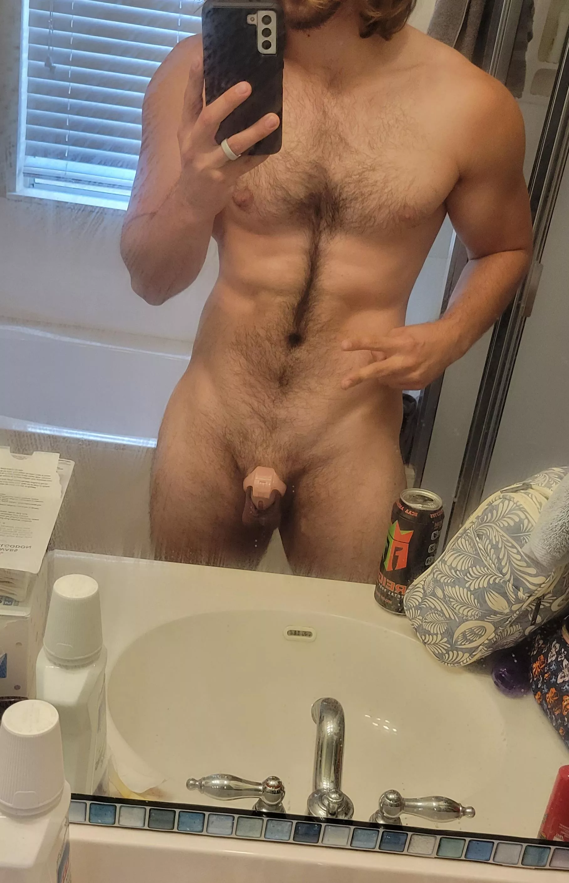 [22] what's up guys? posted by straightguy200