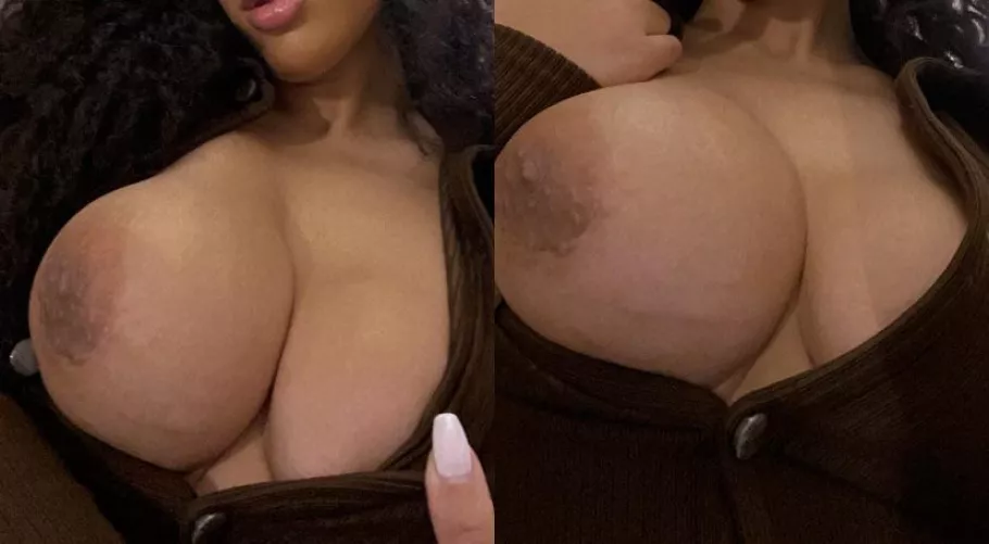 22F don’t hold back tell me what you think? Would you fvck me by Acceptable_Level6221