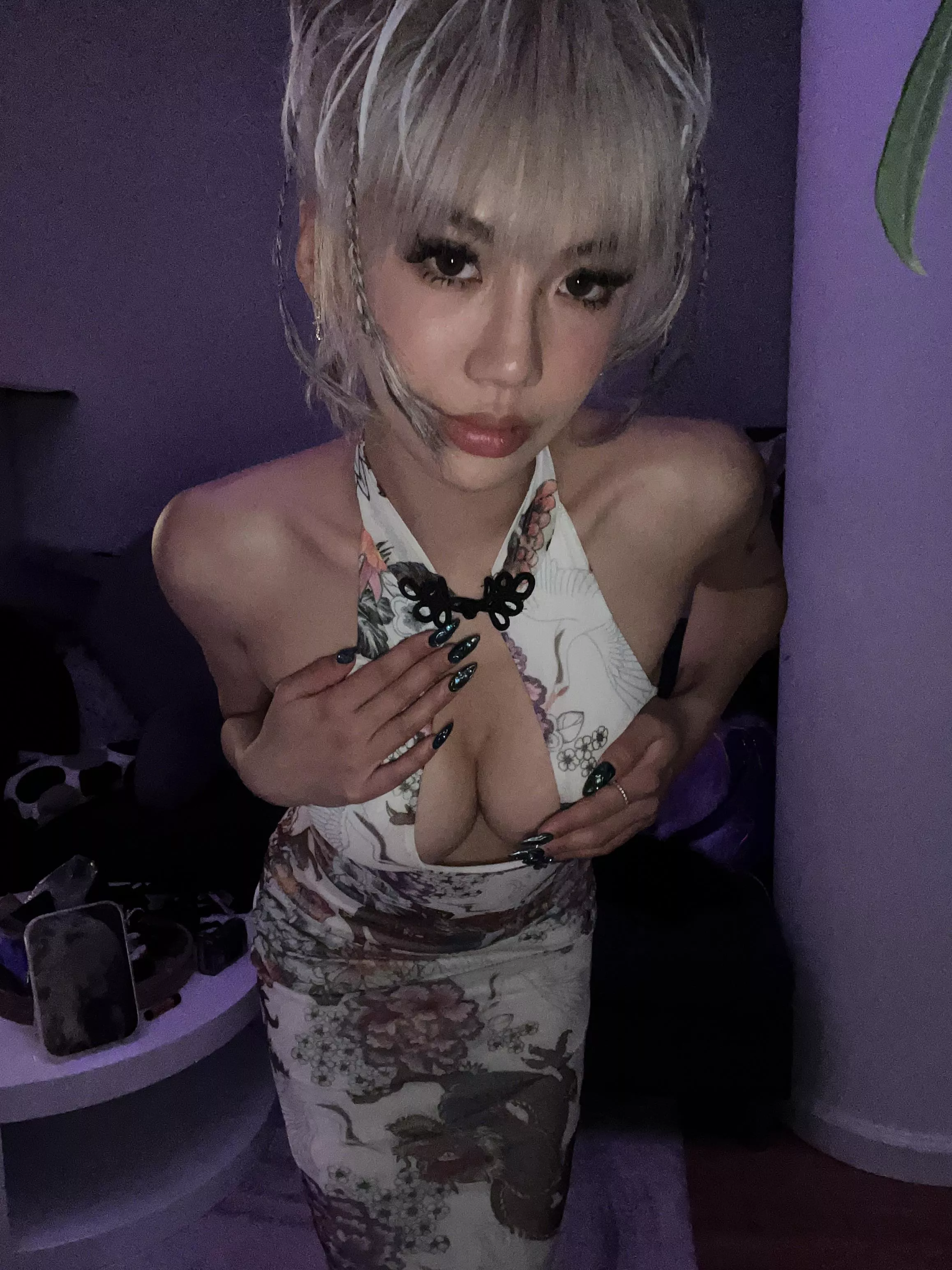 22f - in traditional chinese clothing posted by dollaryaoo