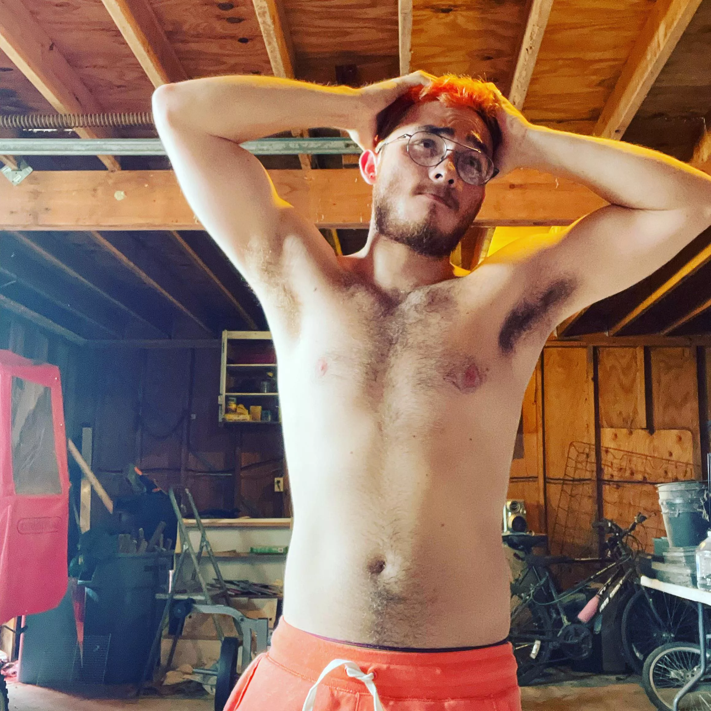 23 otter that love big strong hairy bearded men! Wonder if any want to chat? posted by Jazzlike-Manner9324