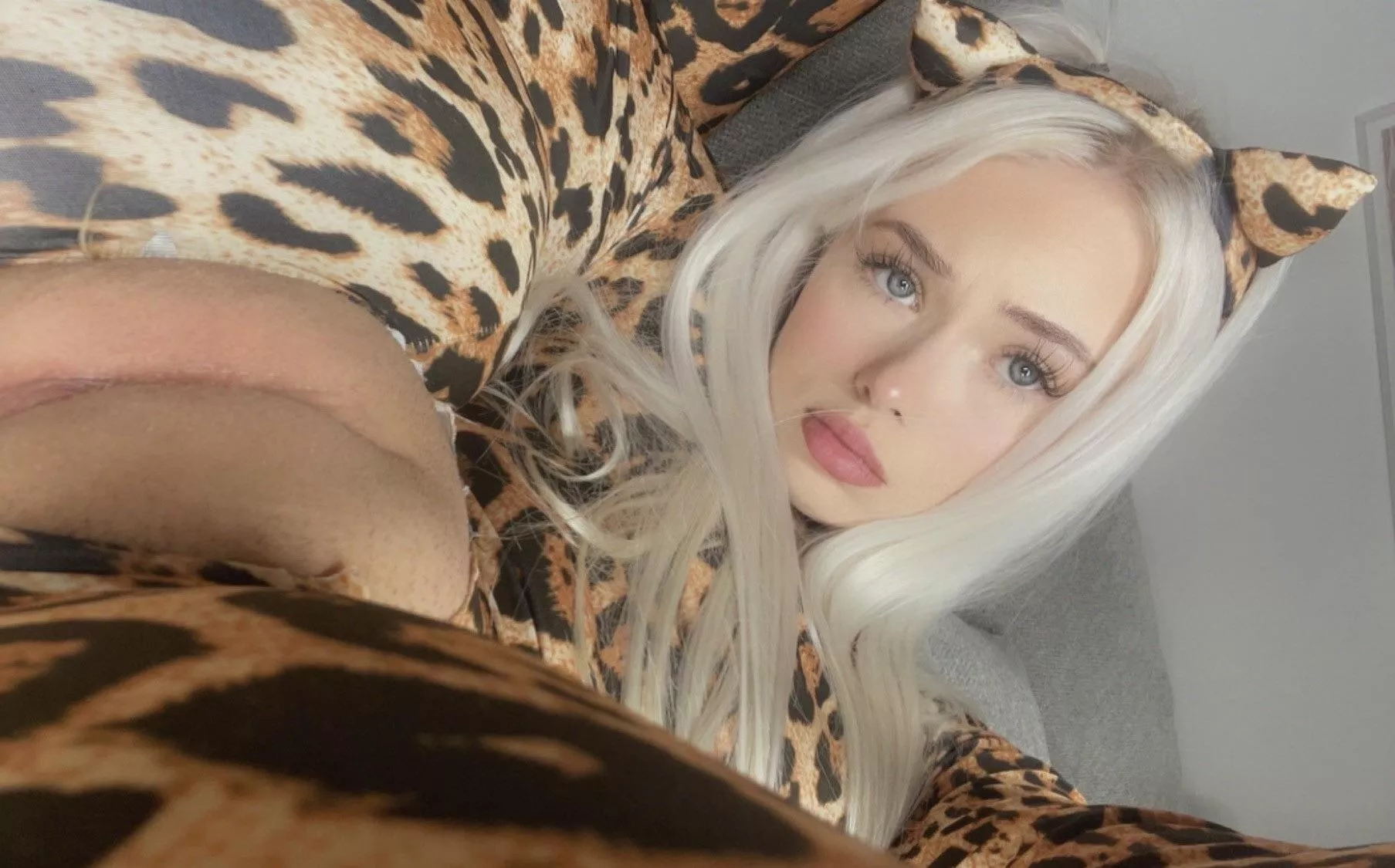 23[F] Hit the up arrow for a surprise in your DMs! 🥰 I’m one of the girls that actually sends [Snapchat: 👻 manddy_lovee posted by ManddyLovee