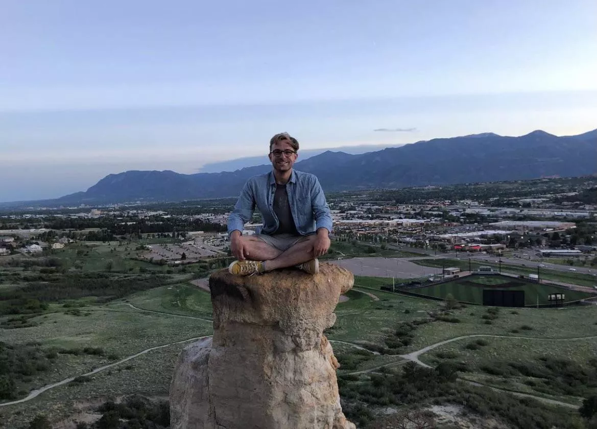 23F/24M seduce my boyfriend. I currently am in a different state for college and I’m really into the idea of someone else seducing him and videoing it for me without him knowing I know. He’s in Texas and I’m away at Arkansas posted by Cathy_loftus