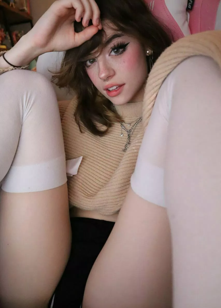 23[F]Will give you anything you desire, I'm into anything you want me to be, I'll sending u nudes and videos to make u satisfy @sweetylevi posted by levie_ann