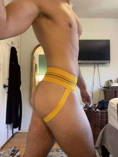 [24] anyone turned on by jockstraps? by so-cal-twunk