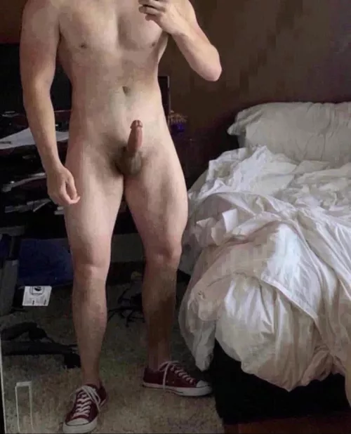 24 aus. Looking for muscular or fit guys to bust my week load live with me. No face. Muscular +++ verbal +++ haven’t cum for 10 days send ASL and body pic. Add Snapchat:jockhunter22 by Past_Pollution_3600