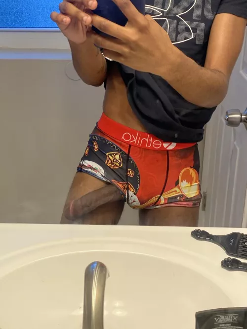 [24] Bored as hell by scottywitthashotty